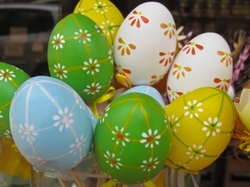 easter-eggs-decoration-1386022-m.jpg